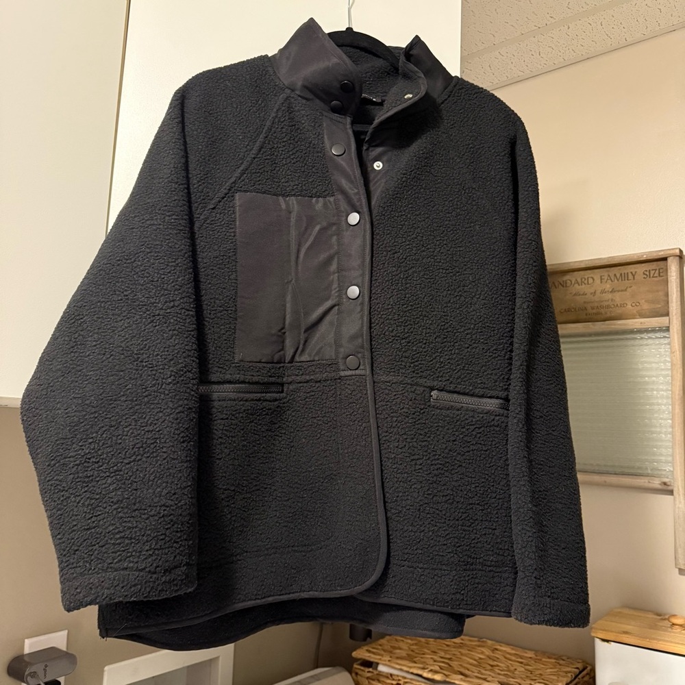 Pretty Garden Black Fleece Jacket